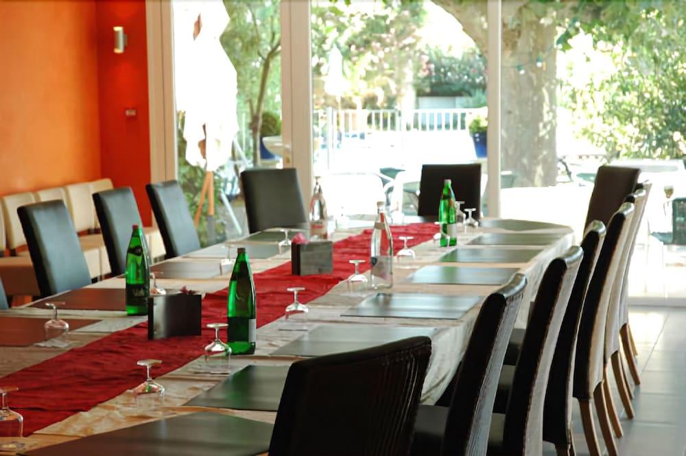 Logis Le Printemps Hotel Restaurant - Montélimar Exteriör bild